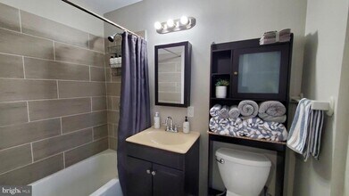 244 S Exeter St in Baltimore, MD - Building Photo - Building Photo