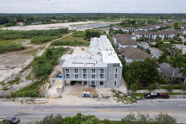 Dixie Breeze Apartments in Homestead, FL - Building Photo - Building Photo