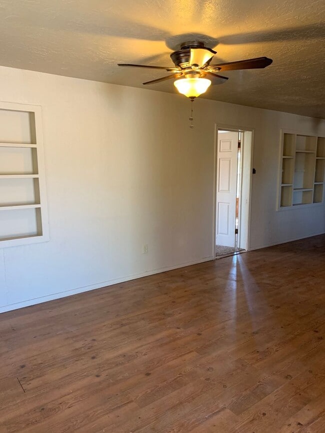 2912 SW J Ave in Lawton, OK - Building Photo - Building Photo