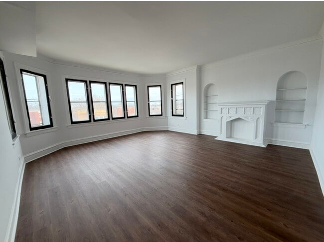 7712 S Jeffery Blvd in Chicago, IL - Building Photo - Building Photo