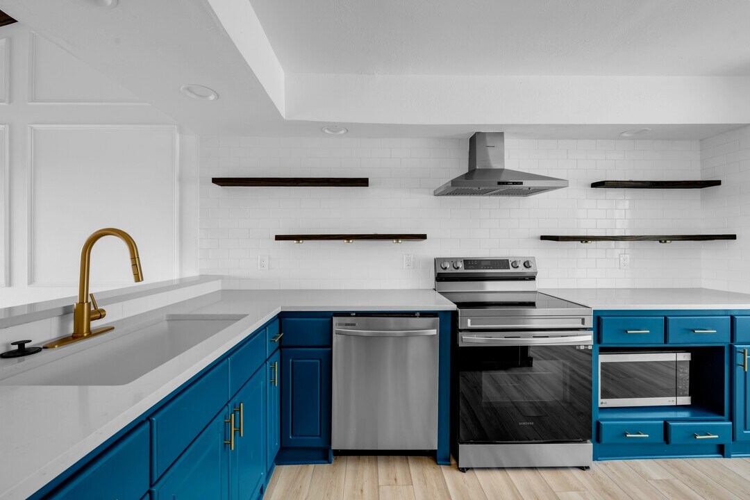 402 Hi Stirrup in Horseshoe Bay, TX - Building Photo