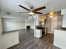 10920 Moorpark St Apartamentos