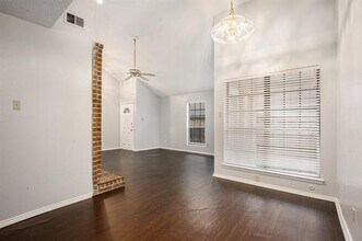 10627 Tall Oak Dr in Fort Worth, TX - Foto de edificio - Building Photo