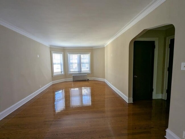 property at 6703 N Greenview Ave