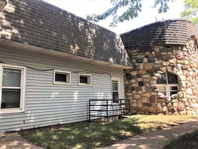 6418 University Ave, Unit 16