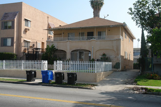 350 S Wilton Pl in Los Angeles, CA - Building Photo - Building Photo