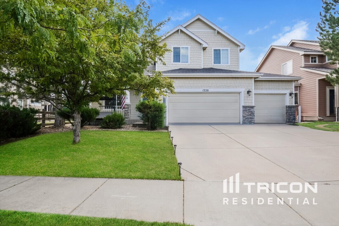 1220 Sunset Way in Erie, CO - Building Photo