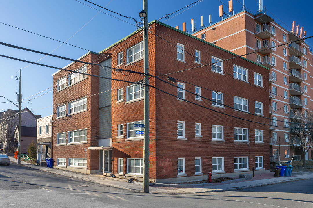 45 De L'hôtel-De-Ville St in Gatineau, QC - Building Photo