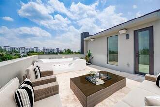1619 NE 11th St in Fort Lauderdale, FL - Building Photo - Building Photo