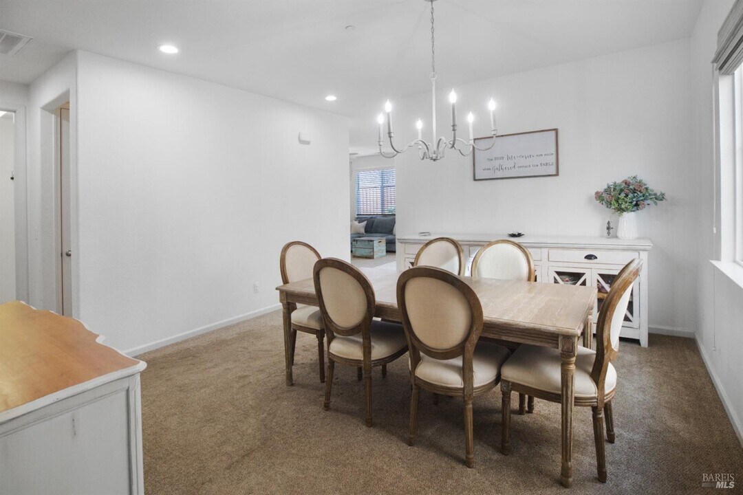2123 Lusitano Drive in Fairfield, CA - Building Photo