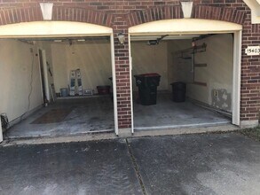 15403 Park Glen Dr in Sugar Land, TX - Building Photo - Building Photo