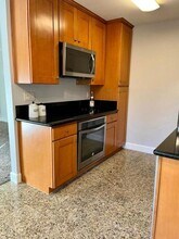 8680 Via Mallorca F Via in La Jolla, CA - Building Photo - Building Photo