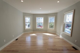 24 Tower St, Unit 1M in Boston, MA - Building Photo - Building Photo