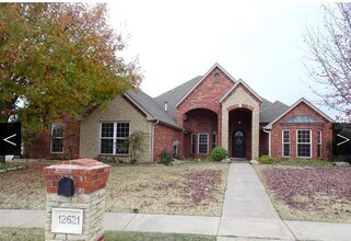 12621 Lexington Dr in Oklahoma City, OK - Building Photo - Building Photo
