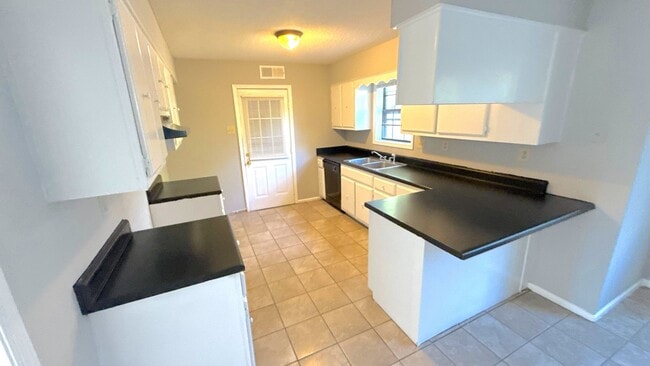 5144 Country View Ln in Memphis, TN - Building Photo - Building Photo