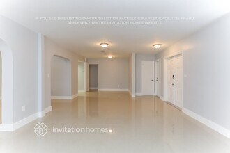 8501 NW 184th St in Hialeah, FL - Building Photo - Building Photo