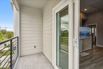 2502 Sam Wilson St in Houston, TX - Foto de edificio - Building Photo