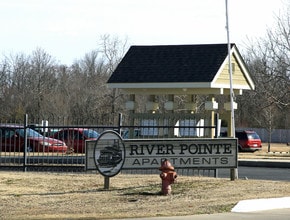 River Pointe Apartments in Wagoner, OK - Building Photo - Building Photo