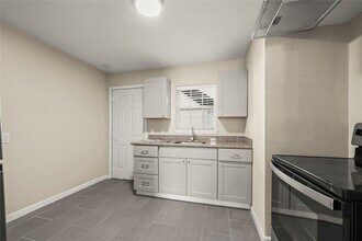 2803 Cleburne St in Houston, TX - Building Photo - Building Photo