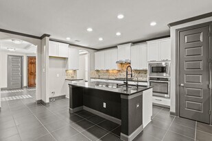 14105 N Lake Branch Ln in Houston, TX - Building Photo