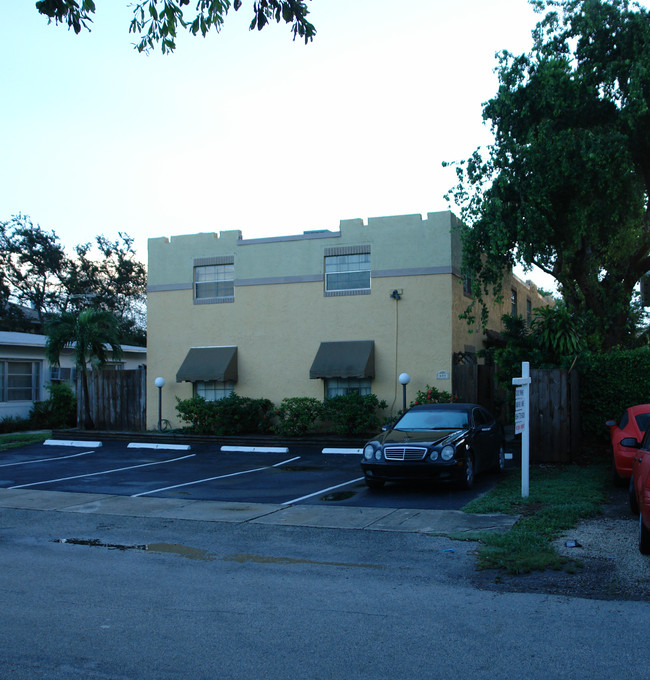 608 NE 9th Ave in Fort Lauderdale, FL - Building Photo - Building Photo