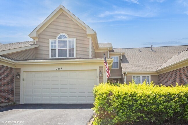 707 Clover Hill Ct in Elk Grove Village, IL - Building Photo - Building Photo