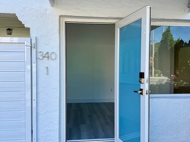 340 NE 125th St in North Miami, FL - Foto de edificio - Building Photo