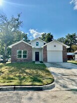 501 N Monroe St in Kaufman, TX - Building Photo