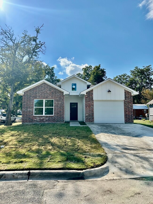 property at 501 N Monroe St