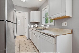 6089 SW Valley Ave in Beaverton, OR - Foto de edificio - Building Photo