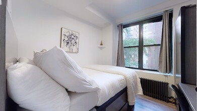 15 E 11th St-Unit -3N in New York, NY - Building Photo - Building Photo