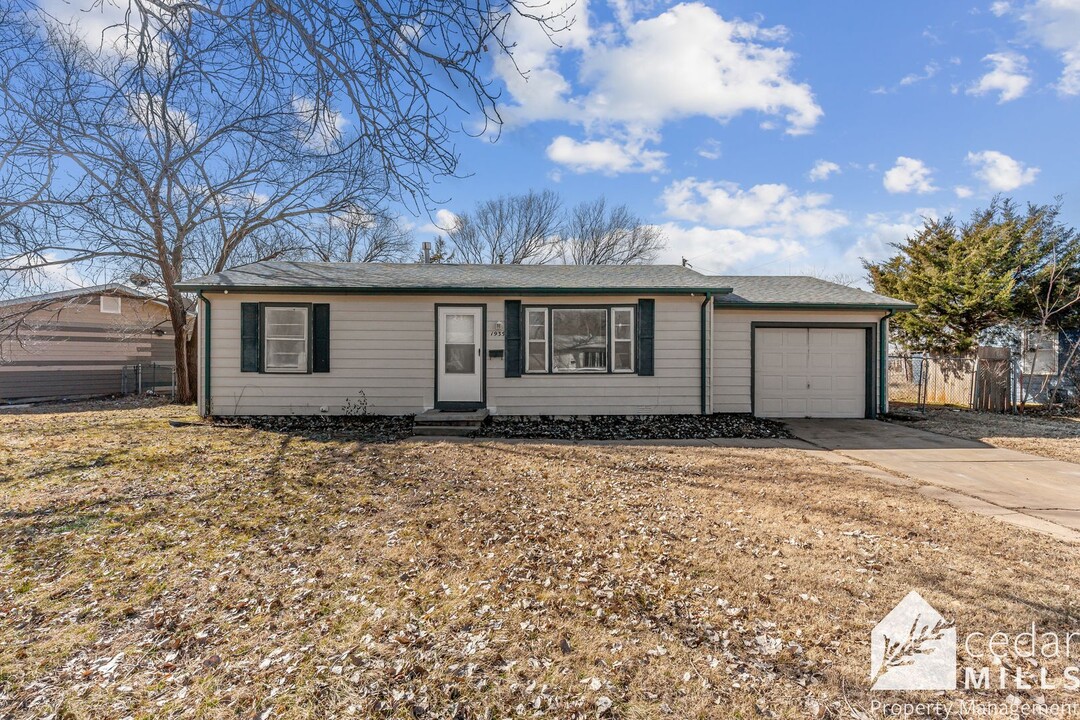 1935 S Custer Ave in Wichita, KS - Building Photo