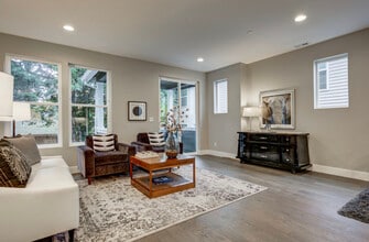 6049 NE Flanders St, Unit 6049 in Portland, OR - Building Photo - Building Photo