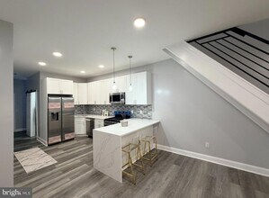 3841 N Sydenham St in Philadelphia, PA - Foto de edificio - Building Photo