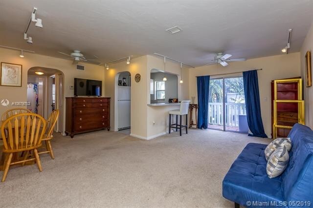 1530 Pennsylvania Ave-Unit -301 in Miami Beach, FL - Building Photo - Building Photo