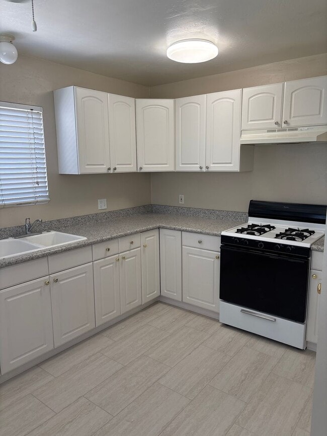 207 W 11th Ave in Escondido, CA - Building Photo - Building Photo