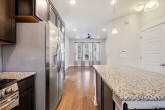 7614 Easy Wind Dr in Austin, TX - Building Photo - Building Photo