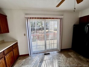 380 Hitchcock Rd in Waterbury, CT - Building Photo - Building Photo