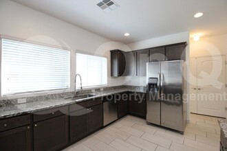 240 W Juniper Ave in Gilbert, AZ - Building Photo - Building Photo