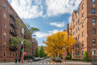 1701 Albemarle Rd in Brooklyn, NY - Building Photo - Building Photo