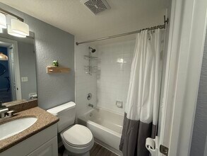 8389 Wingate Dr in Sarasota, FL - Building Photo - Building Photo