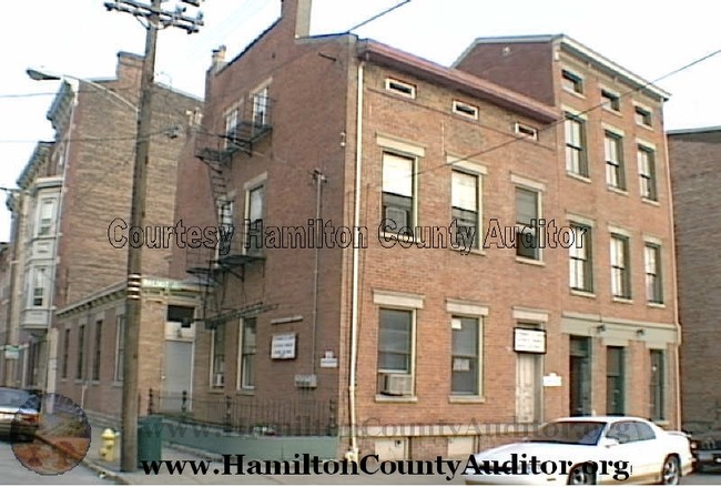 1439 Walnut St in Cincinnati, OH - Foto de edificio - Building Photo