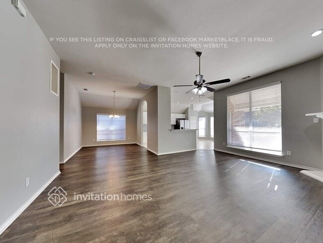 2919 Crystal Way in Grand Prairie, TX - Foto de edificio - Building Photo