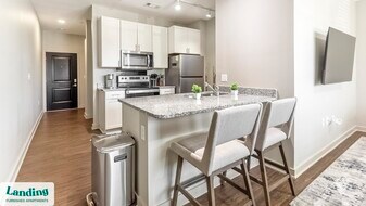 1544 Madison Ave in Memphis, TN - Building Photo