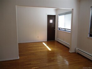 7 E Lawrence Park Dr in Piermont, NY - Building Photo - Building Photo