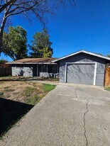 2235 Crater Lake Ave in Medford, OR - Building Photo