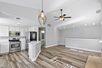 79 Fleurance St in Laguna Niguel, CA - Foto de edificio - Building Photo