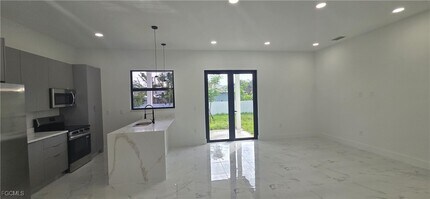 1631 NE 34th St in Cape Coral, FL - Building Photo - Building Photo