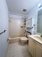 8886 W Flagler St in Miami, FL - Building Photo - Building Photo