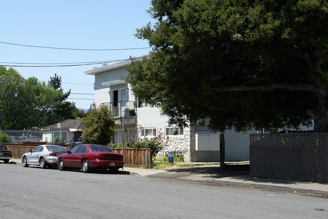 201 3rd Ave in Redwood City, CA - Foto de edificio - Building Photo